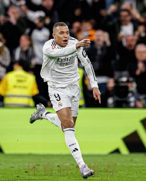 姆巴佩:C罗千球目标不可思议 但我们要去尝试 姆巴佩:C罗千球目标不可思议 但我们要去尝试